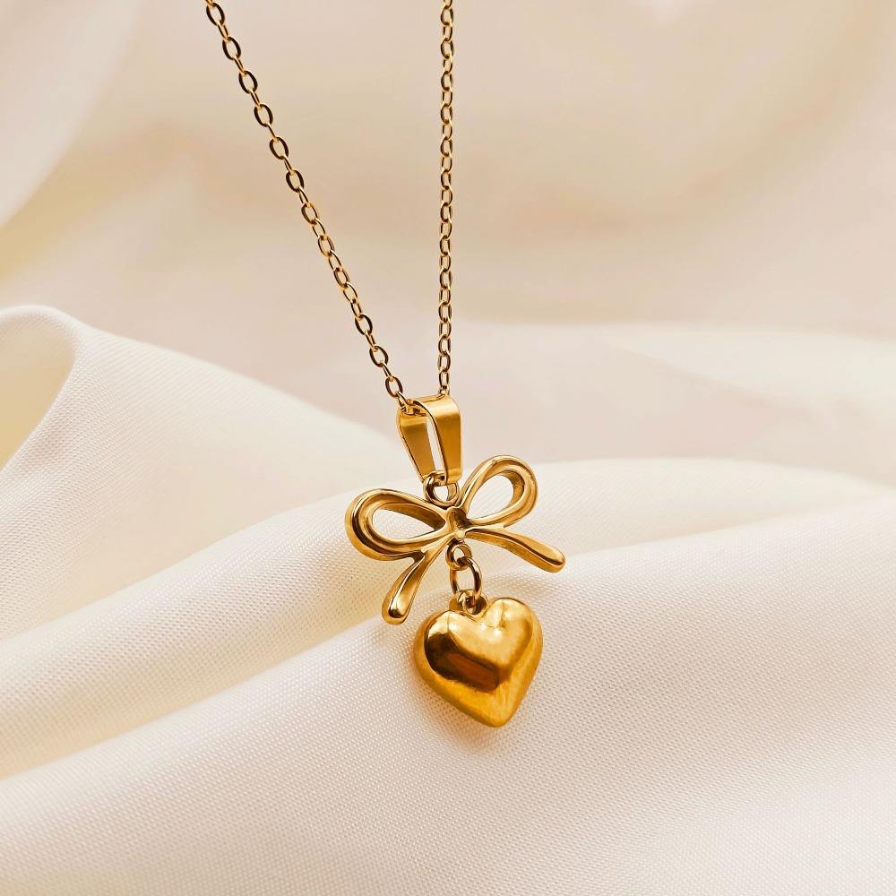 Eternal Heart & Pearl Golden Elegance Pendant Necklace with Gold-Toned Chain